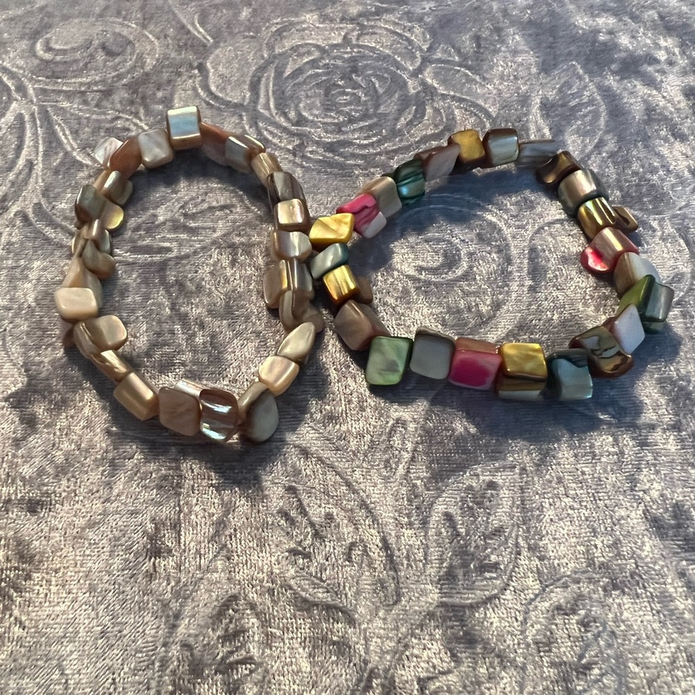 Women’s elastic band Hawaiian shell bracelets multicolor rainbow and tan